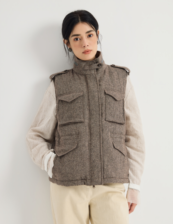 Stand-collar pocket vest