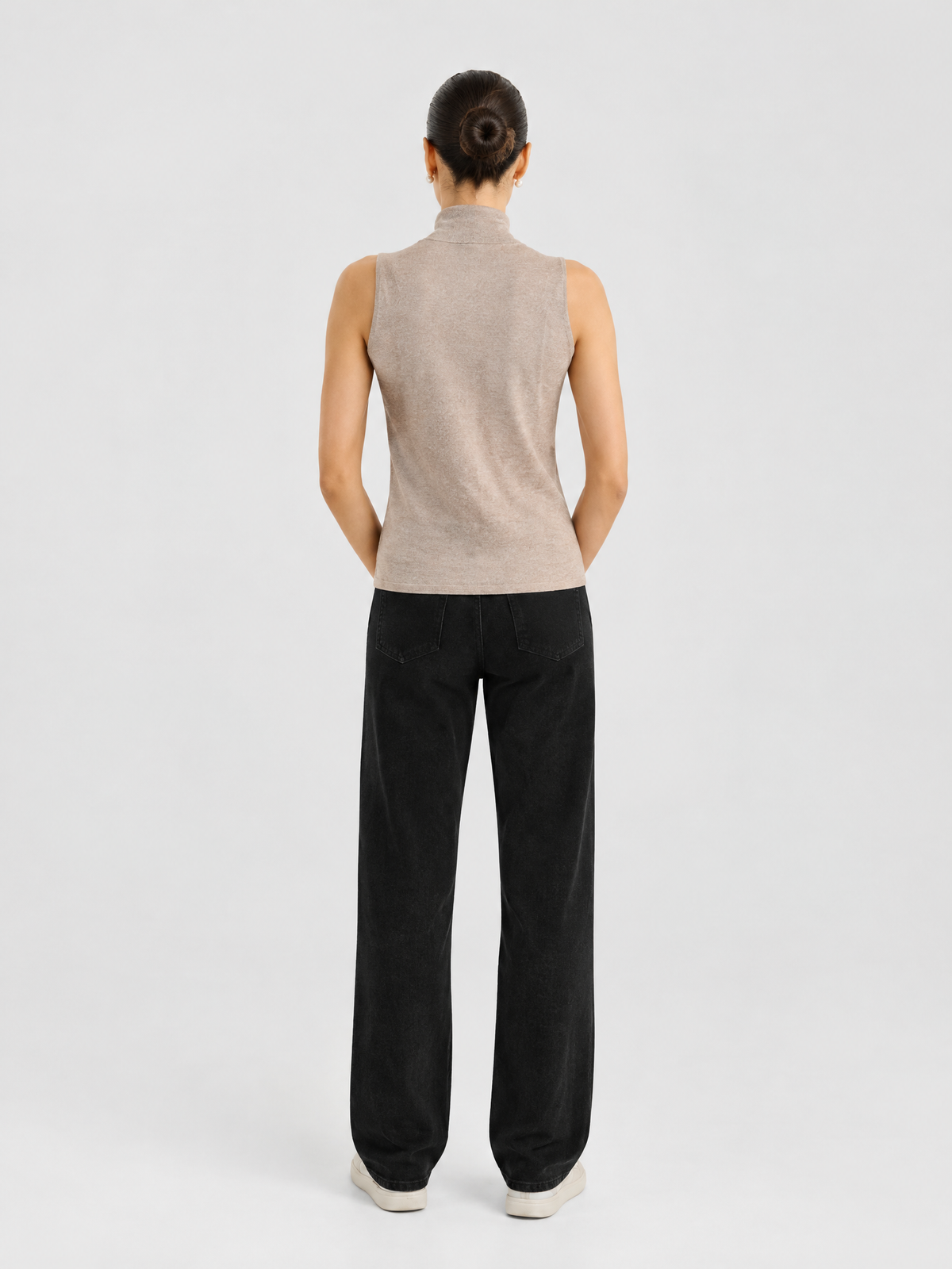 Sleeveless wool-blend turtleneck — Back view