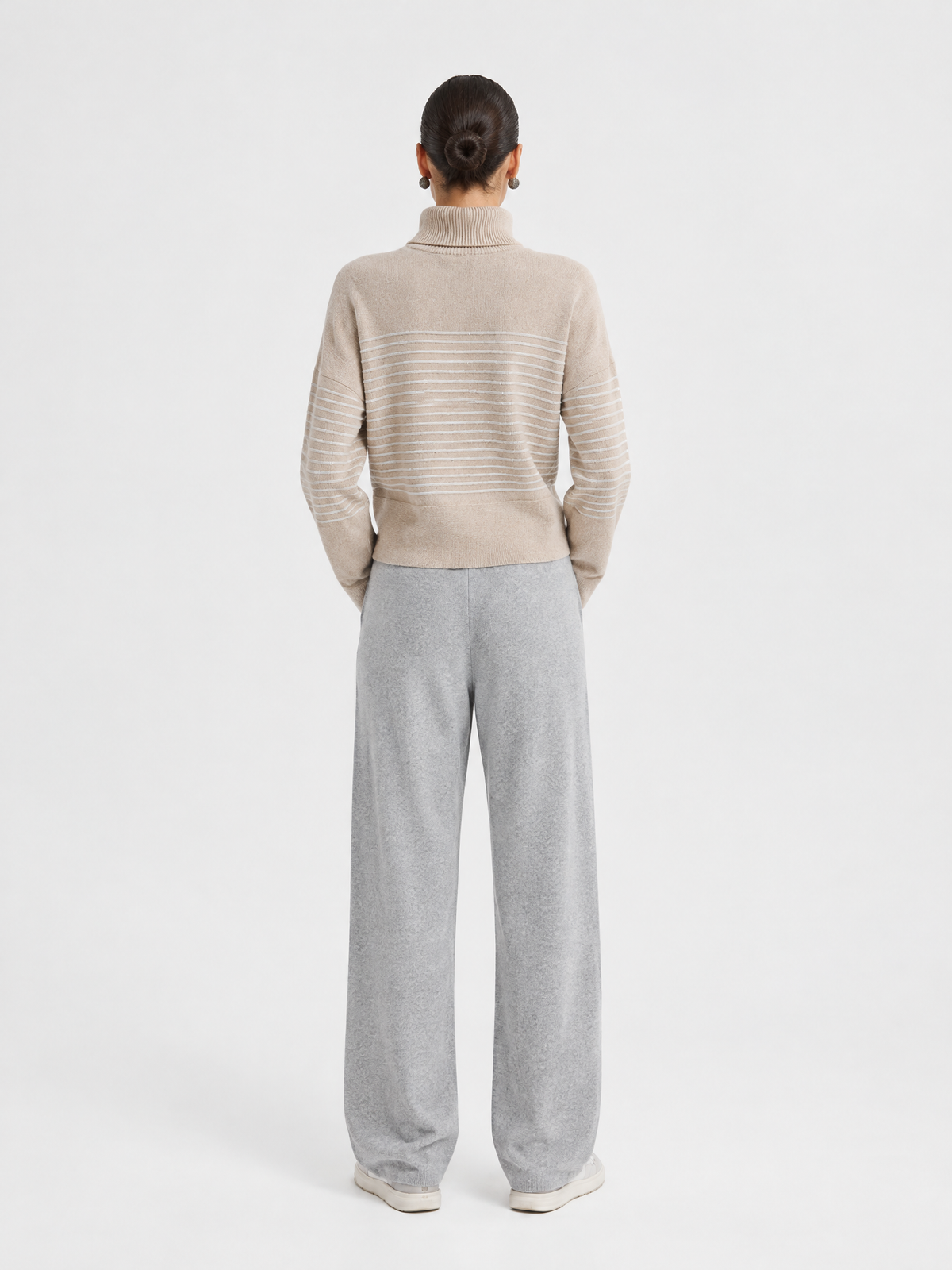 Wide-leg knit pants — Back view