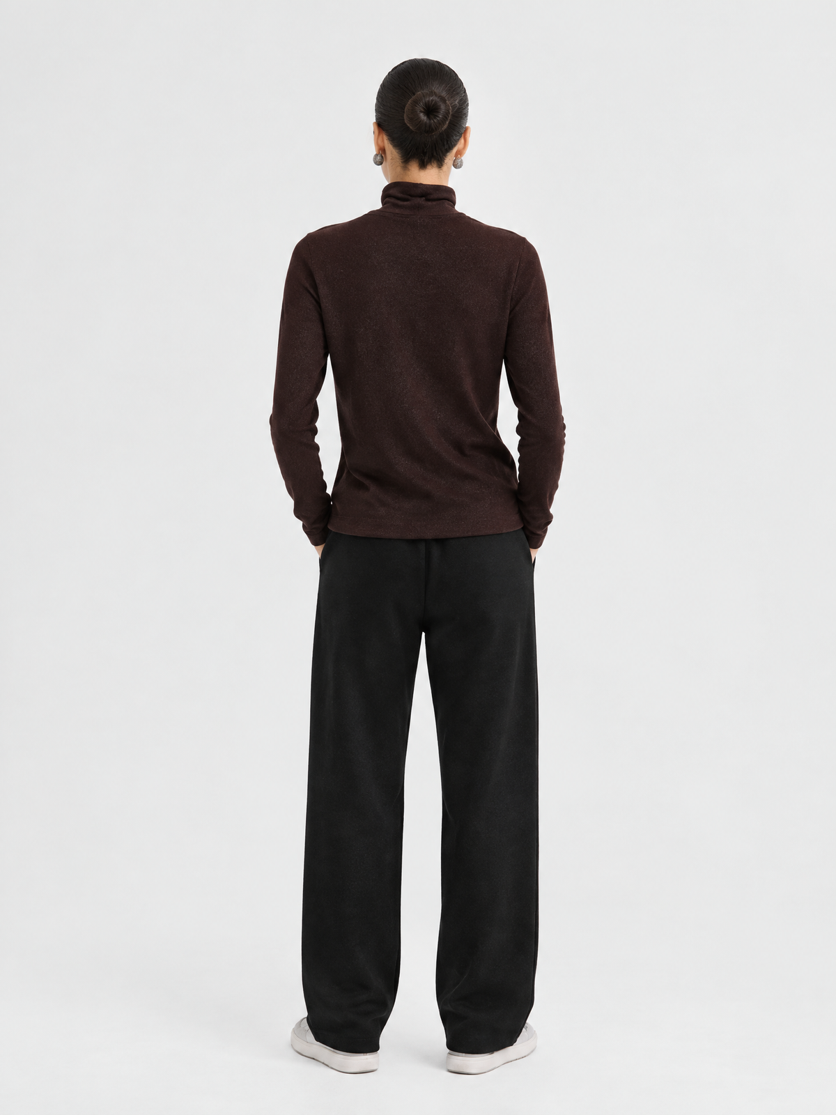 Turtleneck knit sweater — Back view