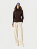 Turtleneck knit sweater — Front view