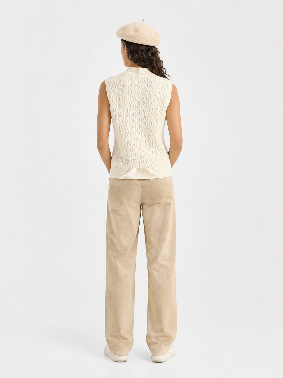 Cable-knit cashmere sleeveless top — Back view